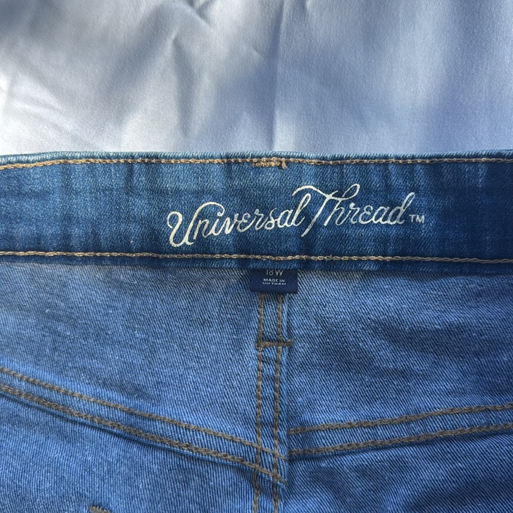 Universal Threads shorts - Picture 3 of 3